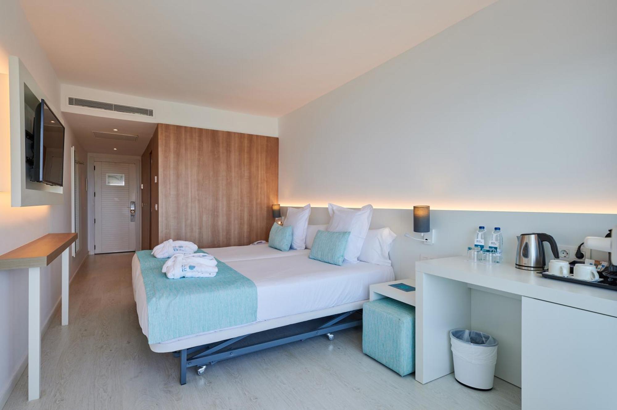 Aluasoul Carolina - Adults Only Hotel Font de sa Cala Ngoại thất bức ảnh